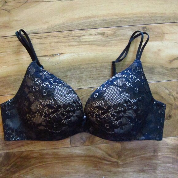 Victoria's Secret ANGELS SECRET EMBRACE Black Lace Push Up Bra size 34C - Picture 1 of 5
